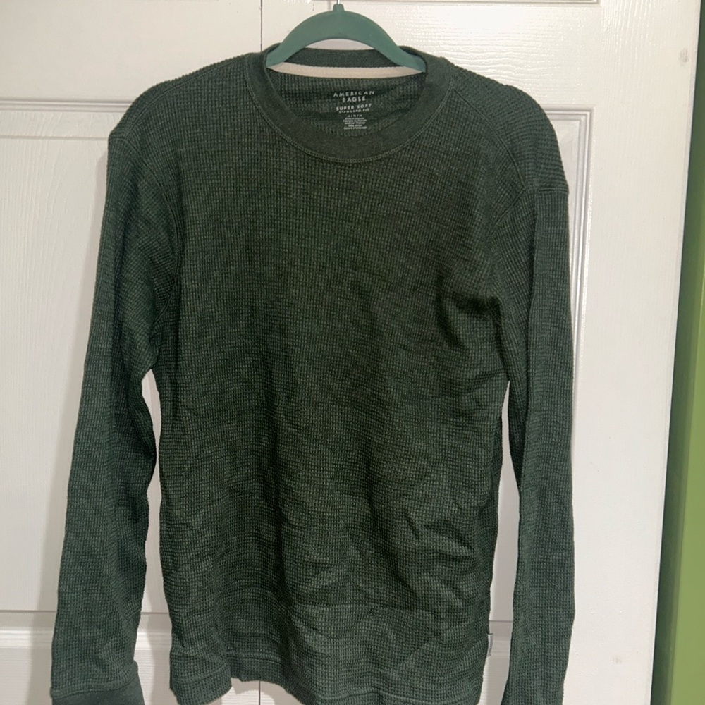 American Eagle Outfitters Green Long Sleeve Tee